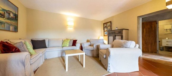 5 bedrooms Villa in Umbertide, Italy No. 65010 3