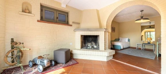 5 bedrooms Villa in Umbertide, Italy No. 65010 2