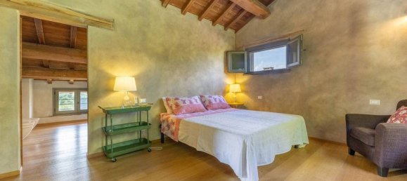 5 bedrooms Villa in Umbertide, Italy No. 65010 26
