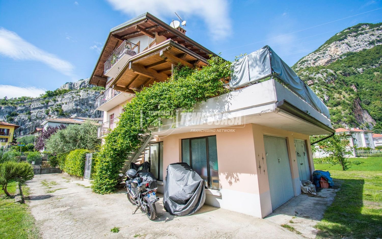 Apartamento de 4 habitaciónes en Nago-Torbole, Italy No. 275361