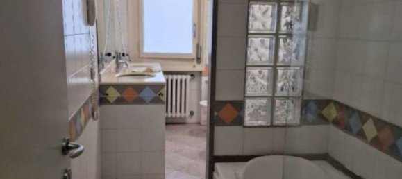 3 rooms Apartment in Florence, Italy No. 190139 12