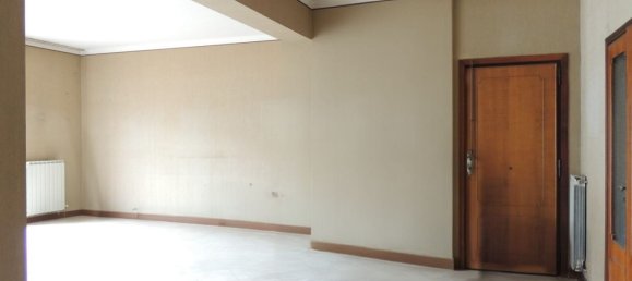 3-salle Appartement à Catania, Italy No. 284276 6