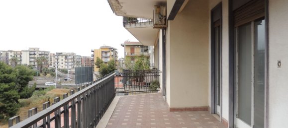 3-salle Appartement à Catania, Italy No. 284276 15