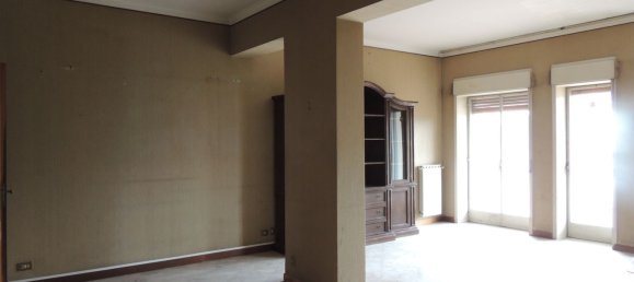 3-salle Appartement à Catania, Italy No. 284276 18