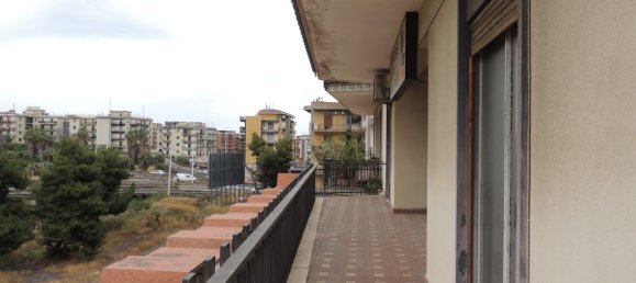 3-salle Appartement à Catania, Italy No. 284276 14