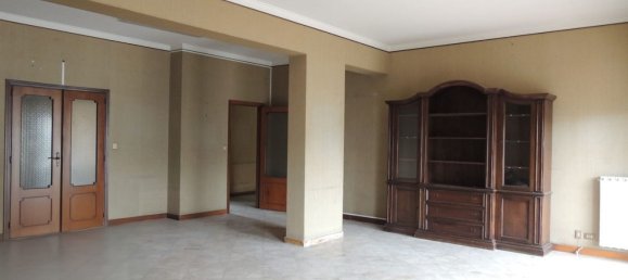 3-salle Appartement à Catania, Italy No. 284276 7