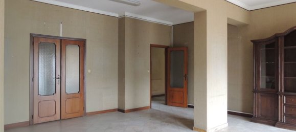 3-salle Appartement à Catania, Italy No. 284276 9