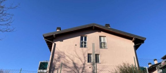 3 rooms Apartment in Binago, Italy No. 1894 11