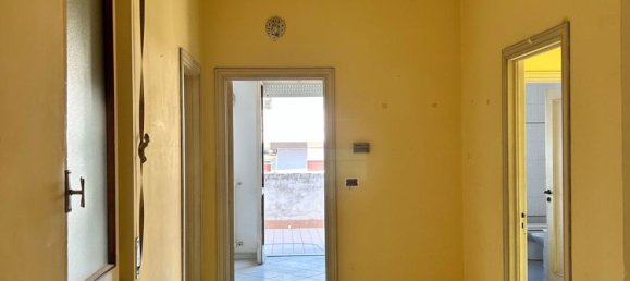 2-salle Penthouse à Montesilvano, Italy No. 299527 9