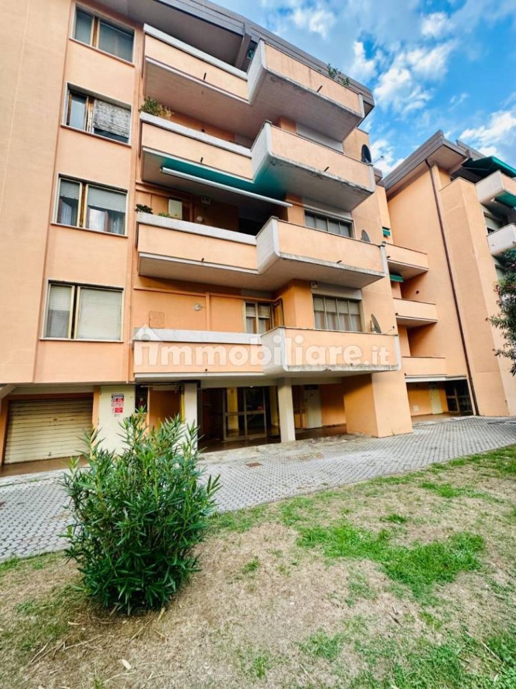3 bedrooms Apartment in Pisa, Italy No. 352478