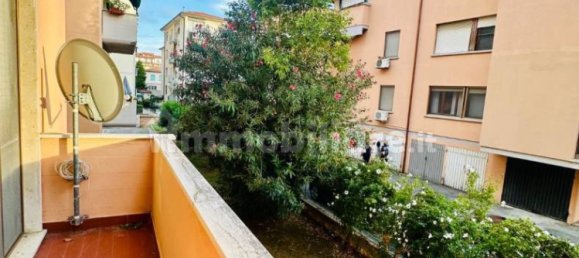 3 bedrooms Apartment in Pisa, Italy No. 352478 8