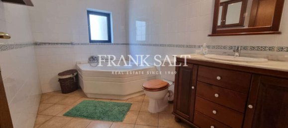 Apartamento de 3 dormitorios en Sliema, Malta No. 8258 38