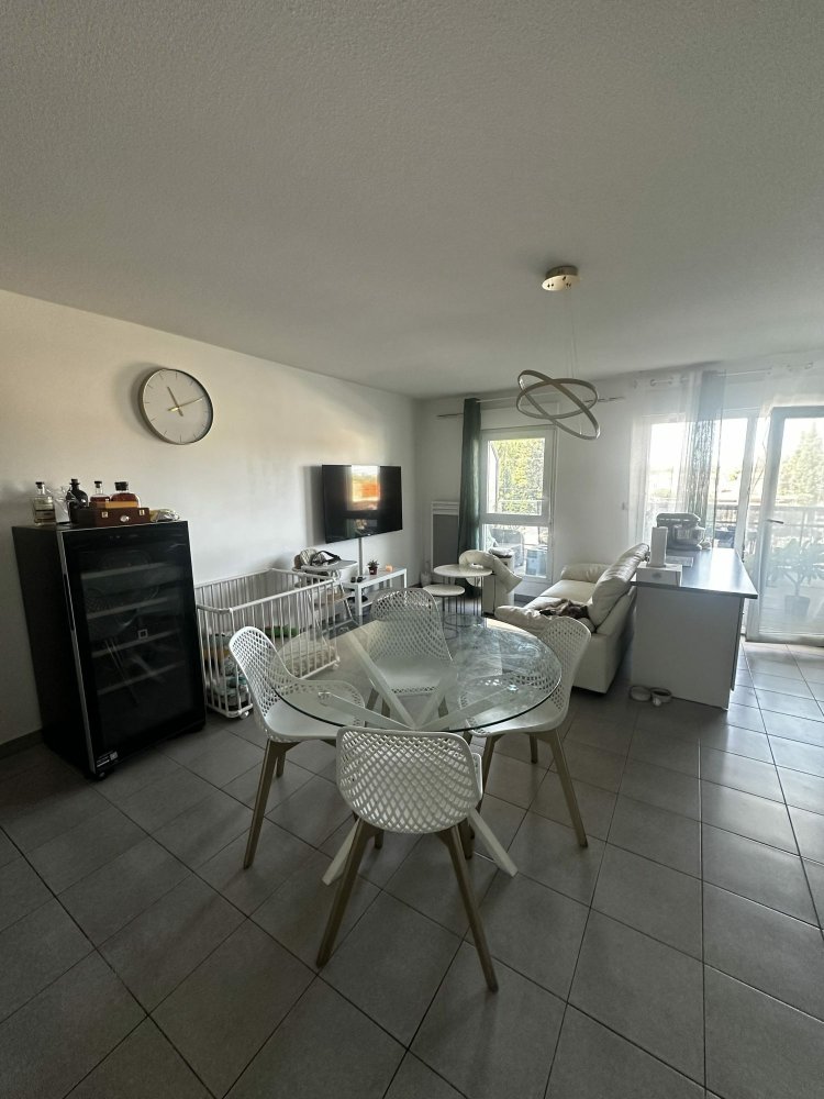 2 bedrooms Apartment in Nimes, France No. 297576