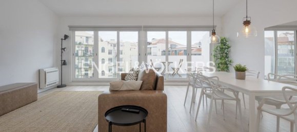 2 bedrooms Apartment in Lisbon, Portugal No. 11010 11