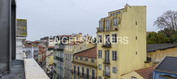 2 bedrooms Apartment in Lisbon, Portugal No. 11010 10