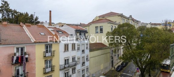 2 bedrooms Apartment in Lisbon, Portugal No. 11010 2