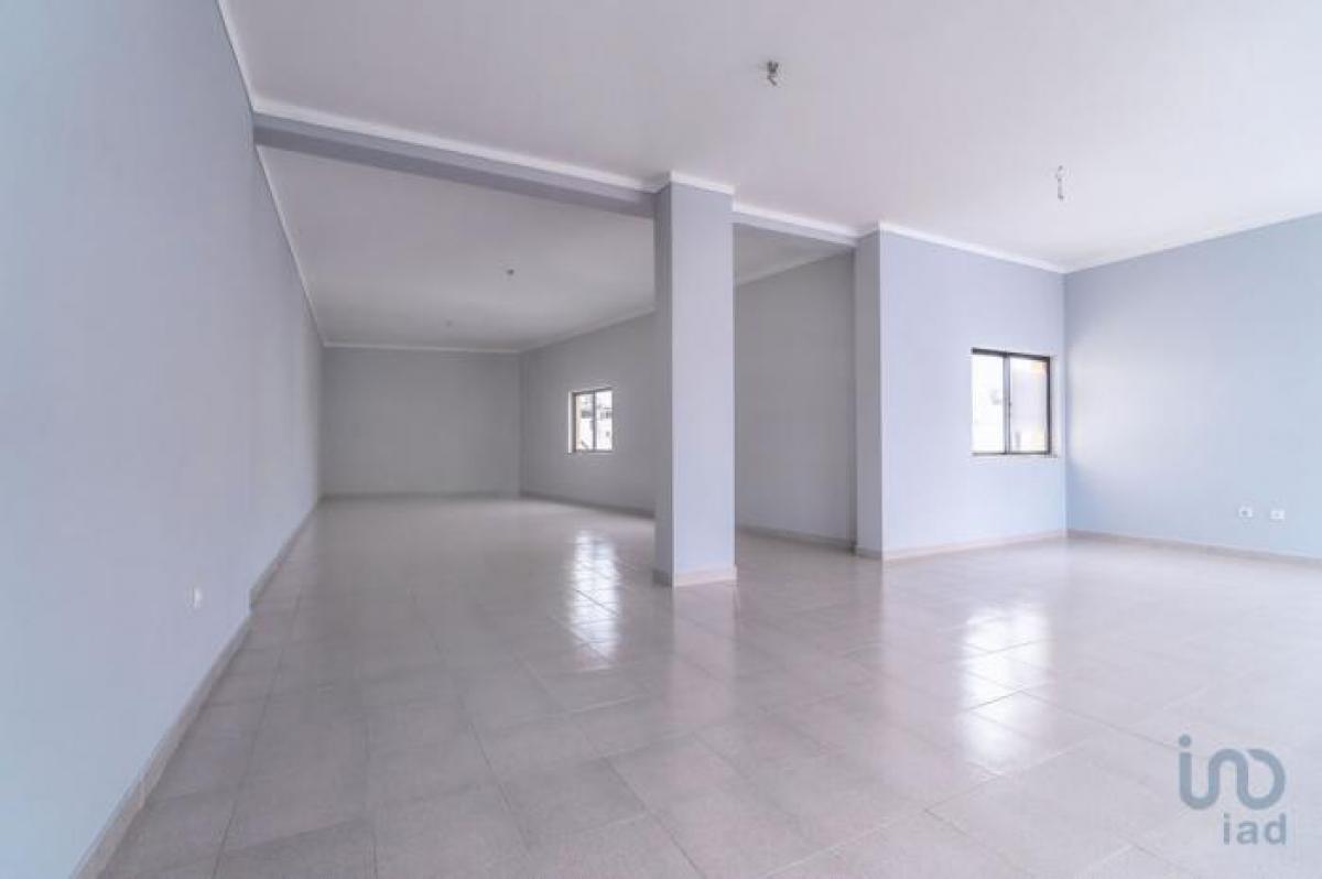  محل تجاري في Faro, Portugal 88متر مربع رقم 8002