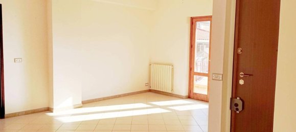 4-Zimmer Wohnung in Aci Sant'Antonio, Italy, Nr. 37235 2