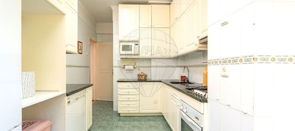 4 bedrooms Apartment in Amadora, Portugal No. 223770 8