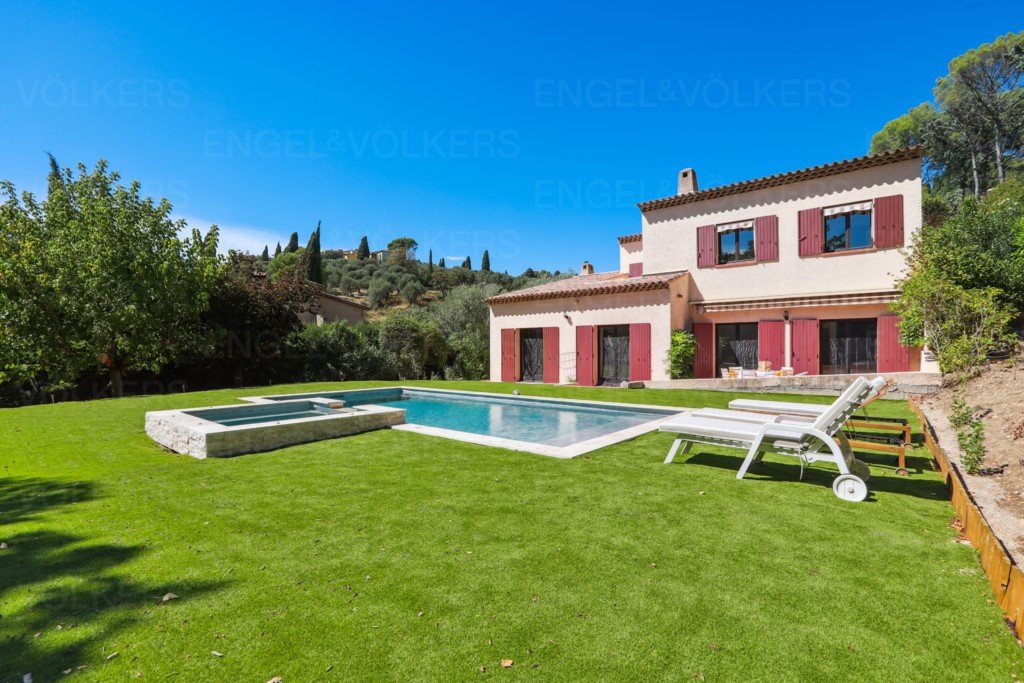 5 غرف نوم فيلا في Grasse, France رقم 348666