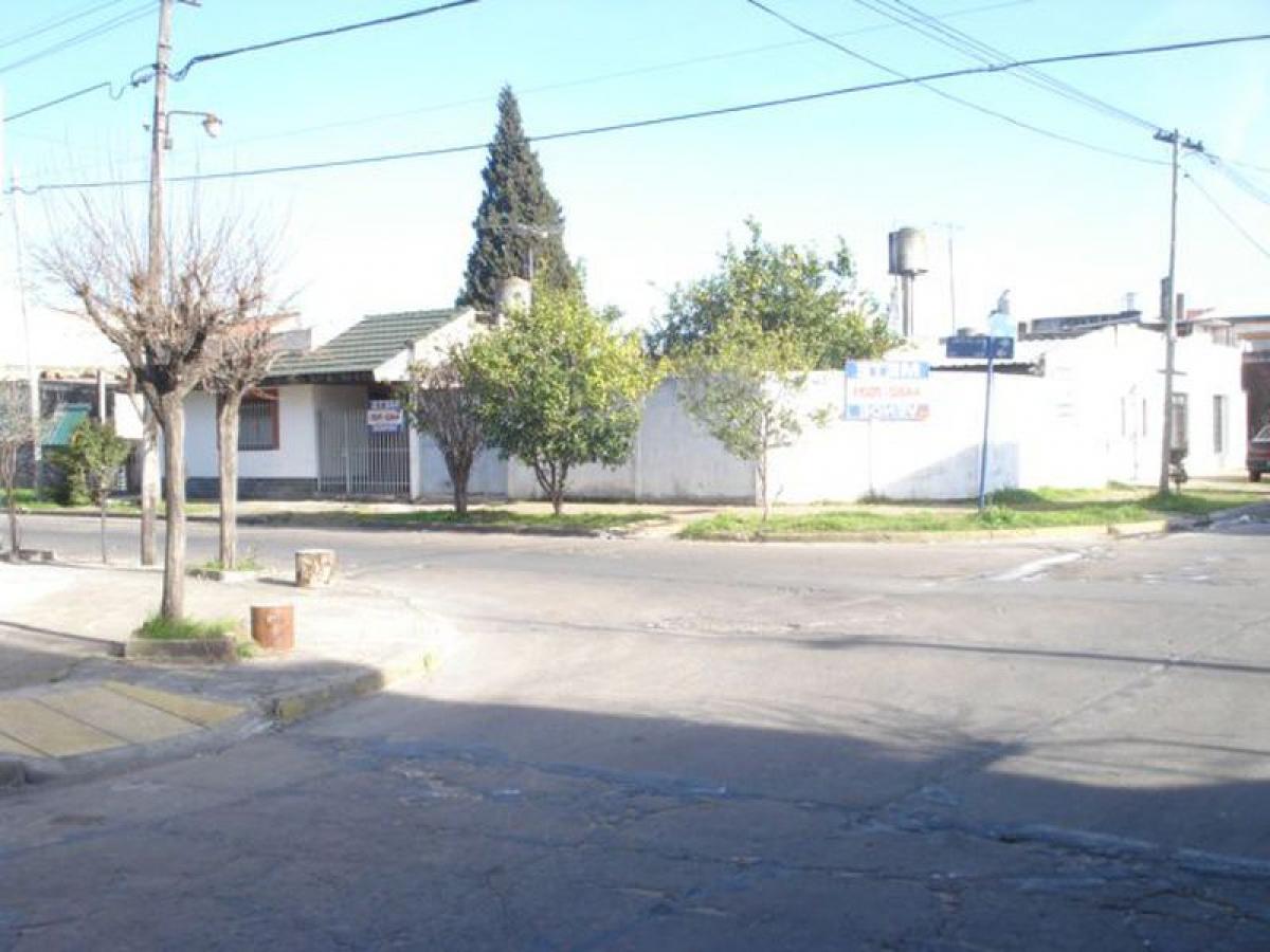 2 bedrooms House in Bermudez, Argentina No. 21207