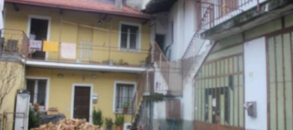 3 rooms Apartment in Sumirago, Italy No. 315046 2