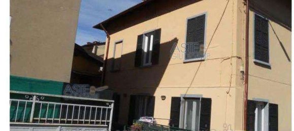 4-salle Appartement à Luino, Italy No. 185531 12