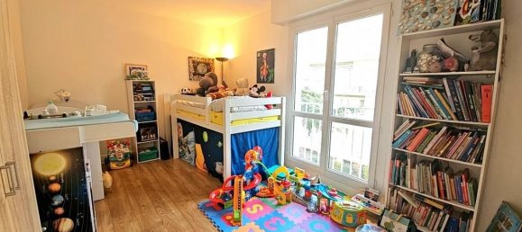 Apartamento de 2 dormitorios en Chambourcy, France No. 140083 10