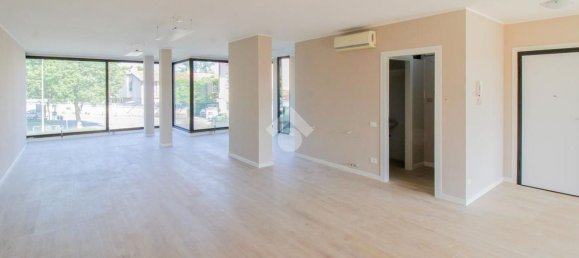 Escritório em Chiari, Italy 100 m² N.º 168298 4