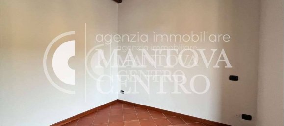 Здание с 5 комнатами в Мантуя, Италия № 303079 2