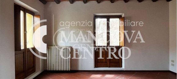 Здание с 5 комнатами в Мантуя, Италия № 303079 4