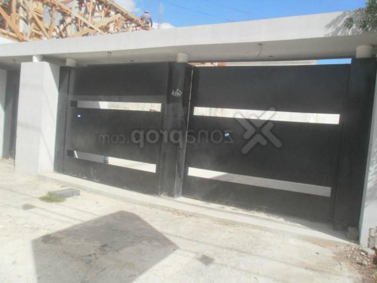 4 bedrooms House in Almirante Brown, Argentina No. 73365