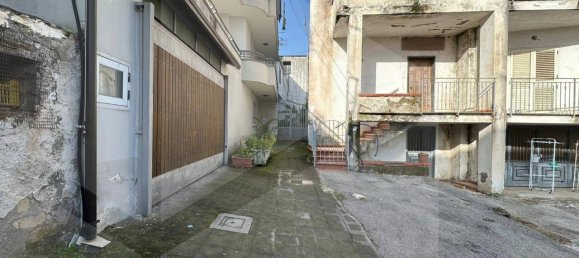 3 rooms House in Somma Vesuviana, Italy No. 18416 5