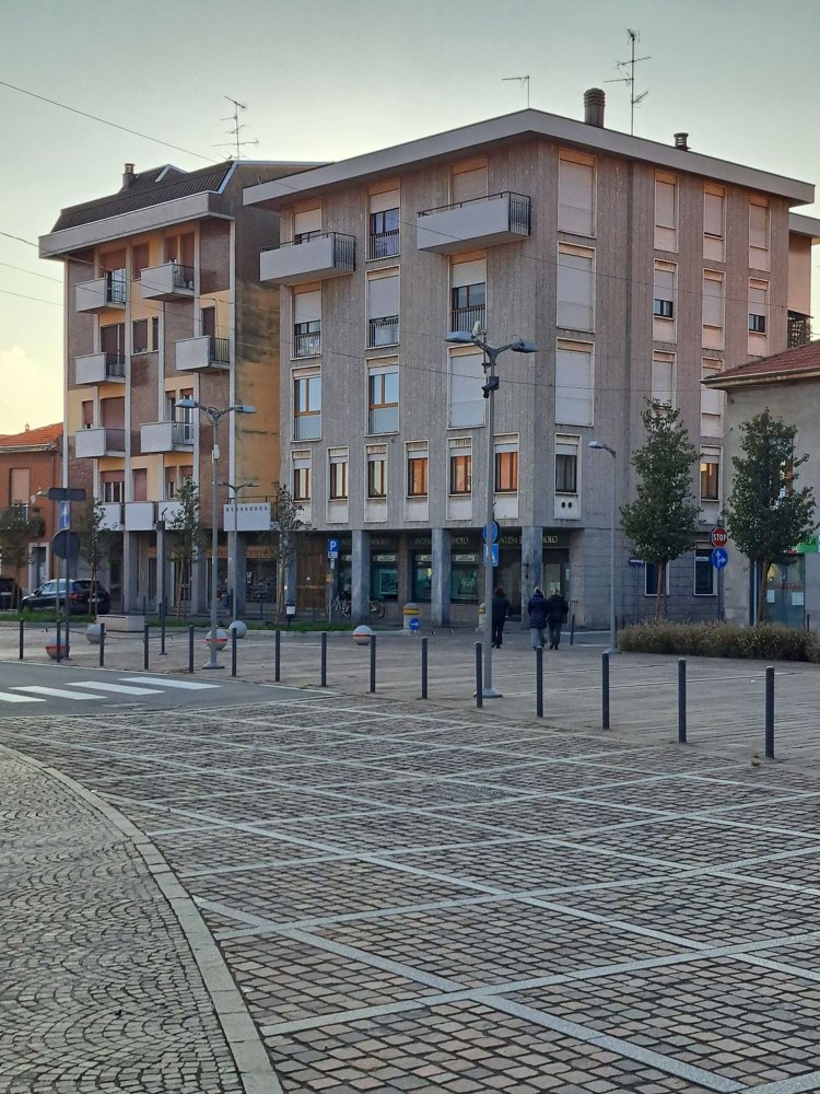Apartamento de 4 habitaciónes en Magnago, Italy No. 179986