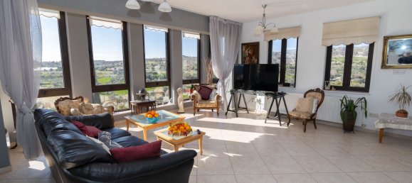 7 bedrooms Villa in Kalavasos, Cyprus No. 22430 17