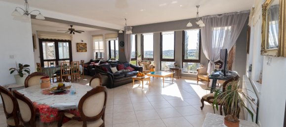 7 bedrooms Villa in Kalavasos, Cyprus No. 22430 4