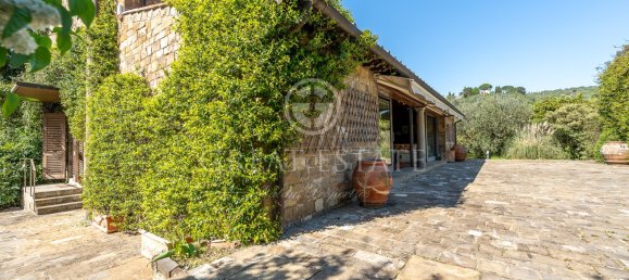 4 bedrooms House in Florence, Italy No. 238026 13