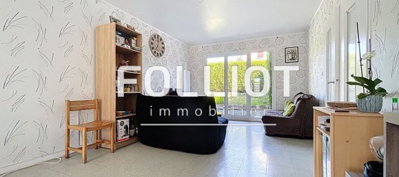 3 bedrooms House in Saint-Lo, France No. 288579 2