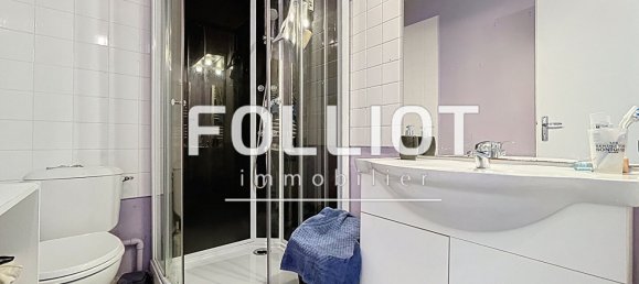 3 bedrooms House in Saint-Lo, France No. 288579 9