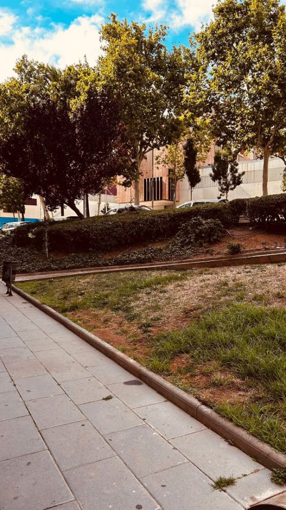  مرآب في Badalona, Spain 10متر مربع رقم 196070