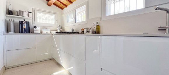 6 rooms House in Rimini, Italy No. 96097 8