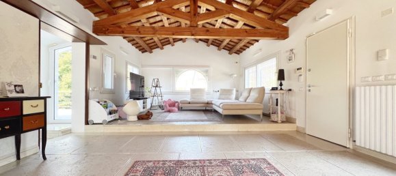 6 rooms House in Rimini, Italy No. 96097 2