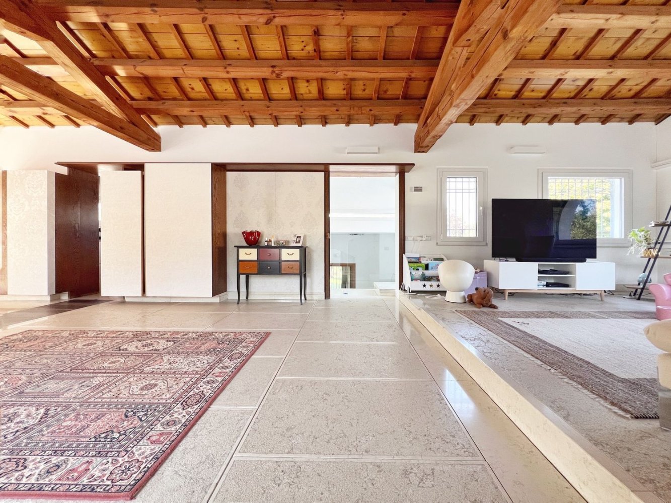 6 rooms House in Rimini, Italy No. 96097