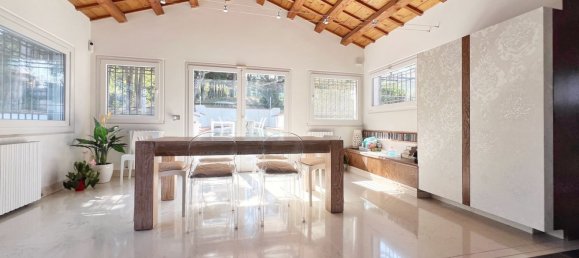 6 rooms House in Rimini, Italy No. 96097 3