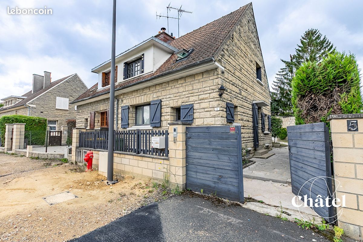 3 bedrooms House in Saint-Maximin, France No. 330325