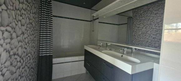 3 bedrooms Apartment in Evreux, France No. 361534 5