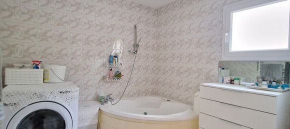 5 bedrooms House in Gien, France No. 210587 11