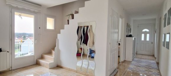 5 bedrooms House in Gien, France No. 210587 4