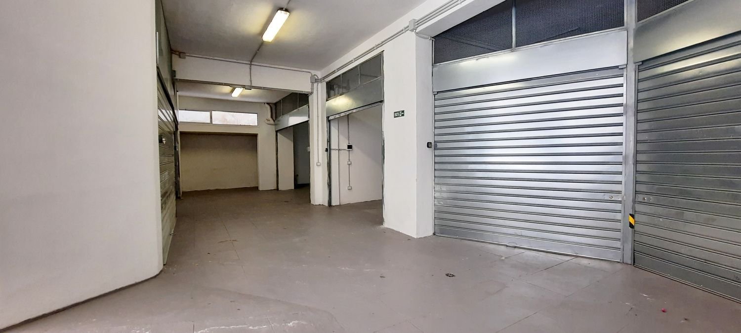 29m² Garage in Carini, Italy No. 359878