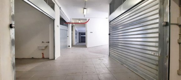 29m² Garage in Carini, Italy No. 359878 5